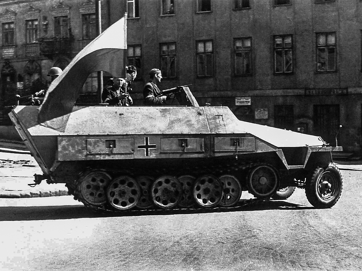 polopásový transportér SdKfz 251