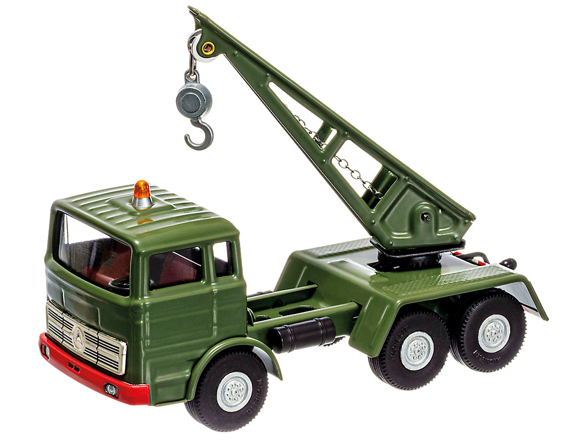 Mercedes Military Crane