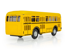 Žlutý autobus s pohonem