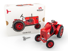 Fahr F22 - plechový traktor na klíček